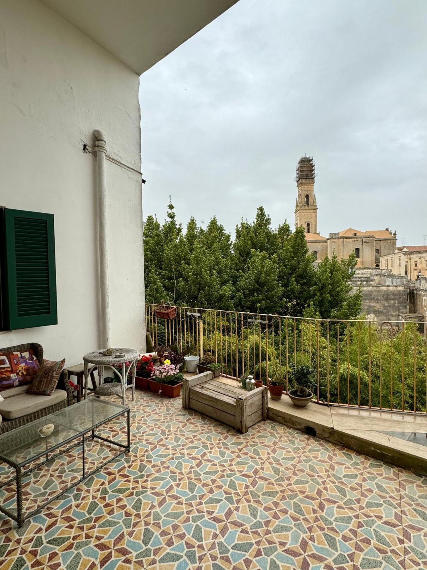 4 Balconi Rooms Paladini B&B E Appartamenti Lecce Exterior foto